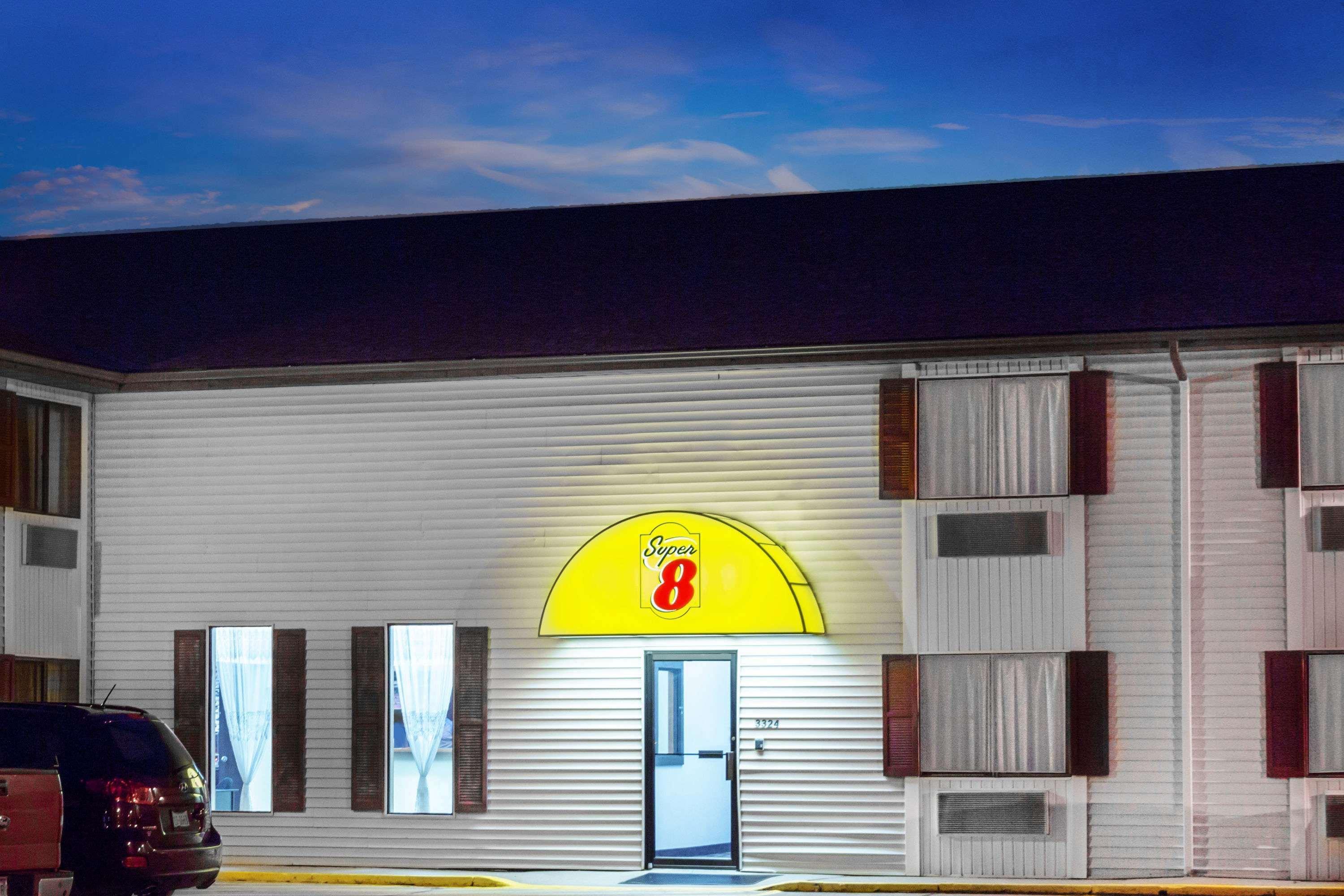 Super 8 By Wyndham Columbus Motel Dış mekan fotoğraf